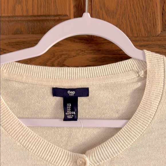 Gap Button Down Large Sweater NWT - Picture 3 of 6